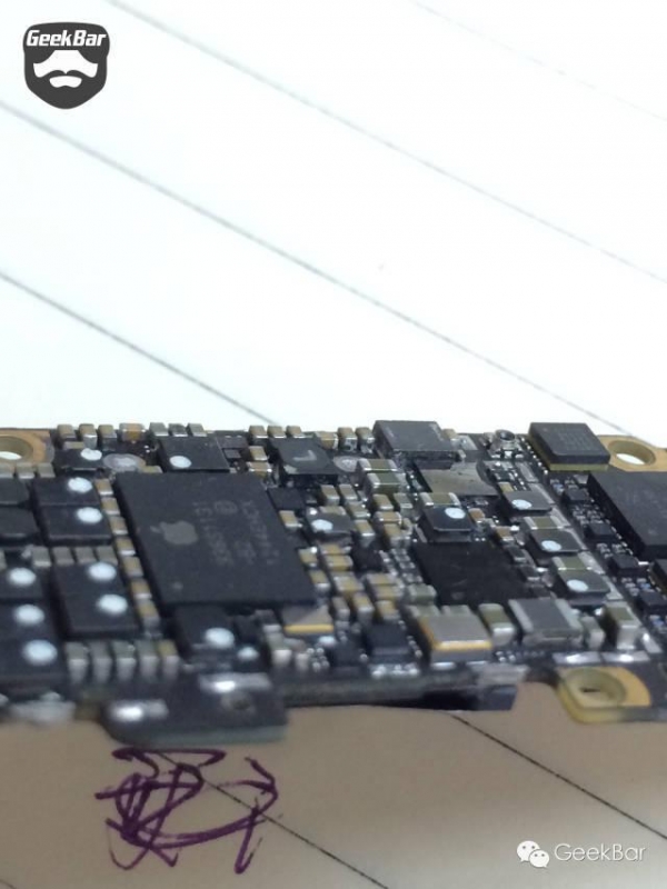 蘋果偷工減料？iPhone 6/6 Plus大部分芯片沒有點(diǎn)膠(圖3)