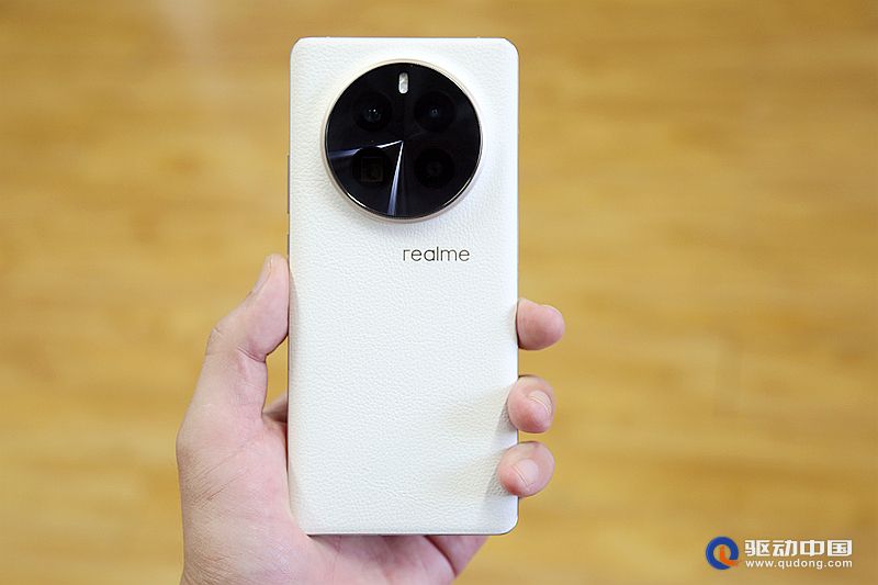 真我GT5 Pro評測:越級已經(jīng)越到頂級旗艦級別?!(圖4) 2I3A0591