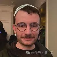 假裝被馬斯克裁員的整活鬼才 現(xiàn)在AI創(chuàng)業(yè)融資3500萬(圖1) 假裝被馬斯克裁員的整活鬼才 現(xiàn)在AI創(chuàng)業(yè)融資3500萬