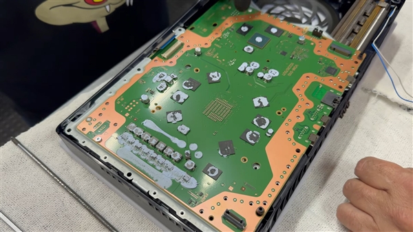PS5 Pro偷跑拆解：GPU規模飆升！內存增加2GB DDR5